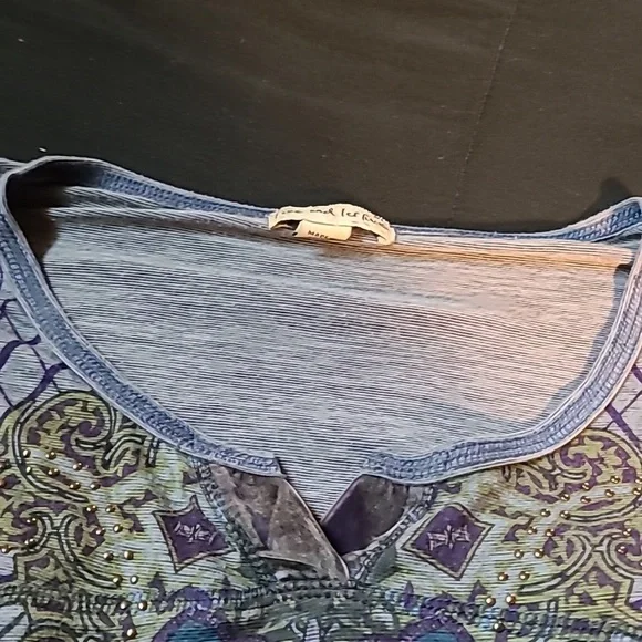 Women's top - Picture 4 of 6